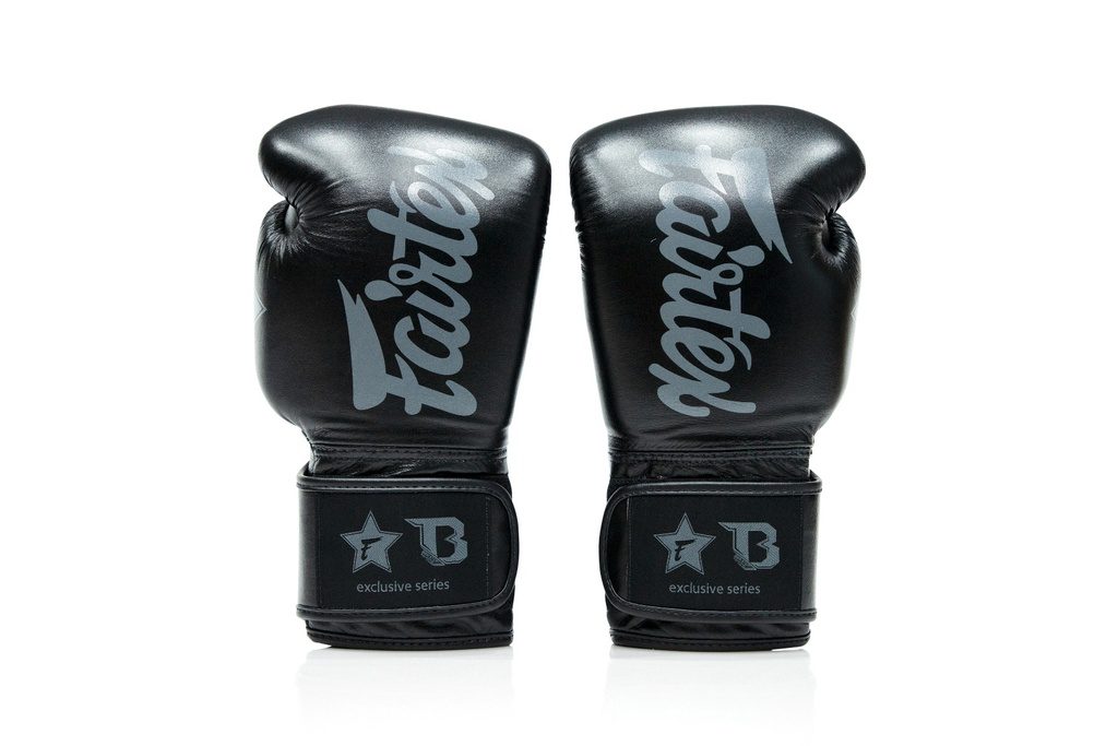 Fairtex Booster Kickbokshandschoenen Zwart (FXB BG V2 BLACK) Fairtex Booster Kickbokshandschoenen Zwart (FXB BG V2 BLACK)