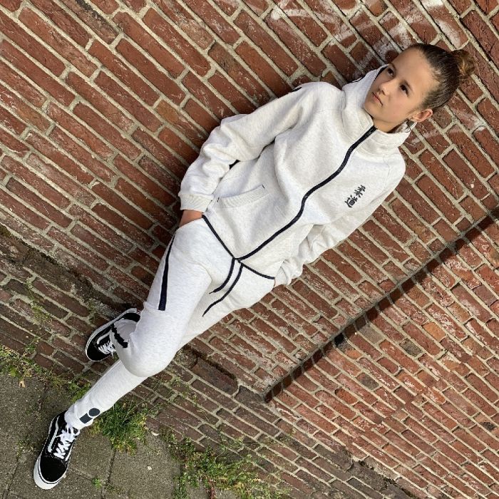 Essimo Jogging Suit Oat Meal - Hoodie/Sweatpants Essimo Jogging Suit Oat Meal - Hoodie/Sweatpants