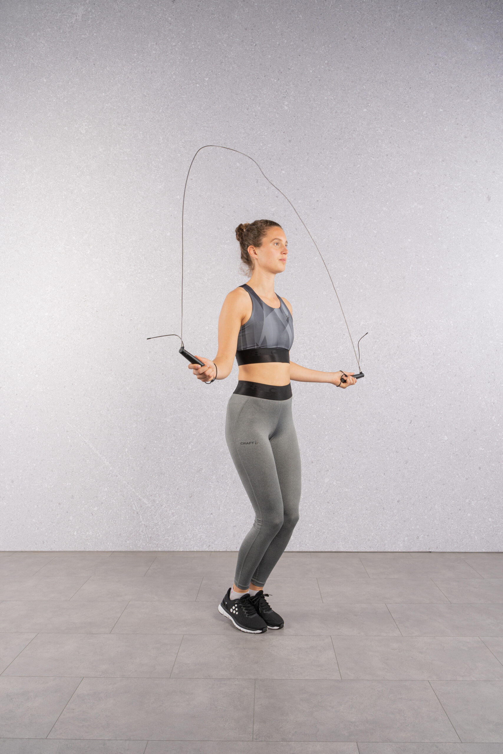 Tunturi Springtouw - Smart Jump Rope With Display And App - Zwart Tunturi Springtouw - Smart Jump Rope With Display And App - Zwart