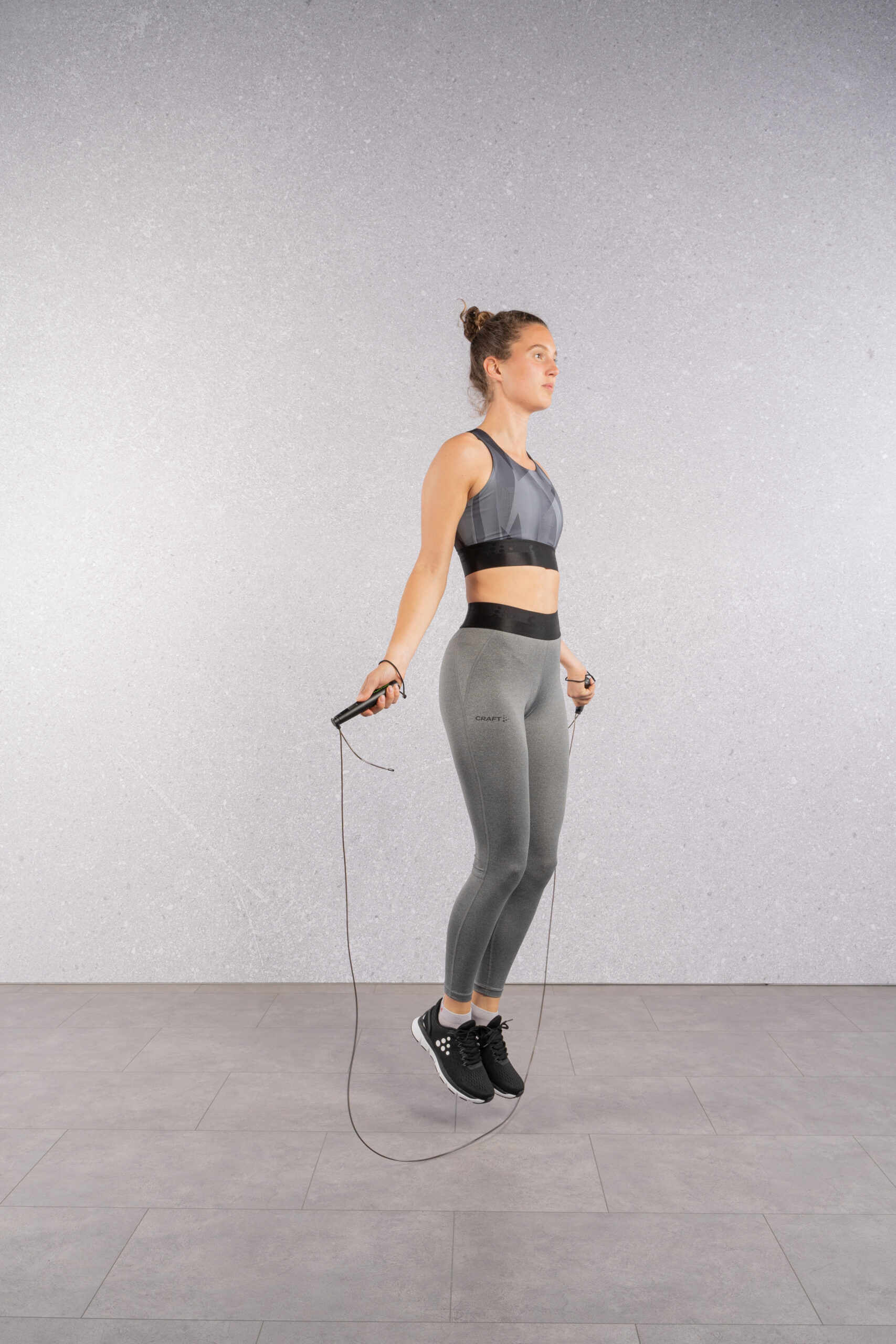 Tunturi Springtouw - Smart Jump Rope With Display And App - Zwart Tunturi Springtouw - Smart Jump Rope With Display And App - Zwart