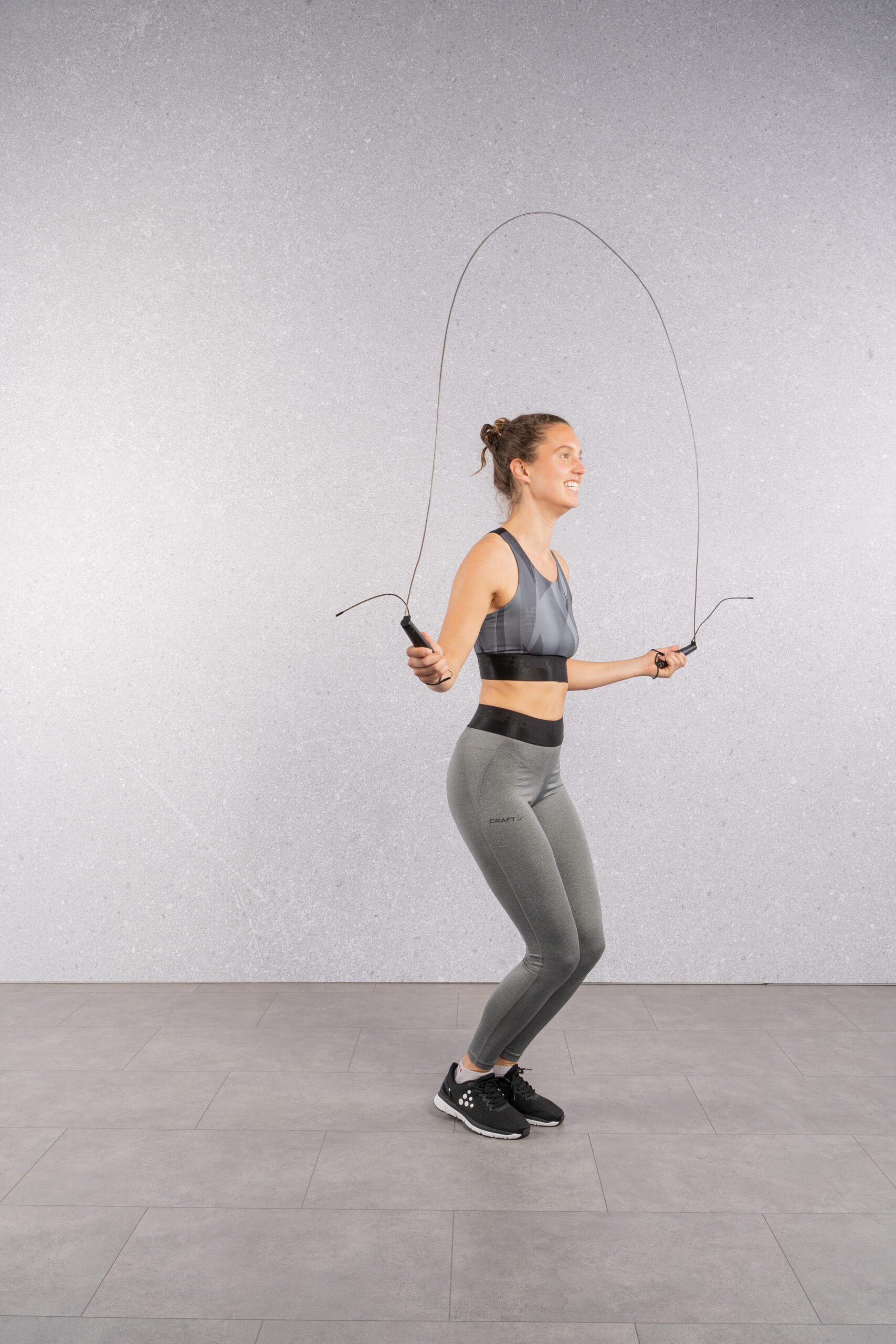 Tunturi Springtouw - Smart Jump Rope With Display And App - Zwart Tunturi Springtouw - Smart Jump Rope With Display And App - Zwart
