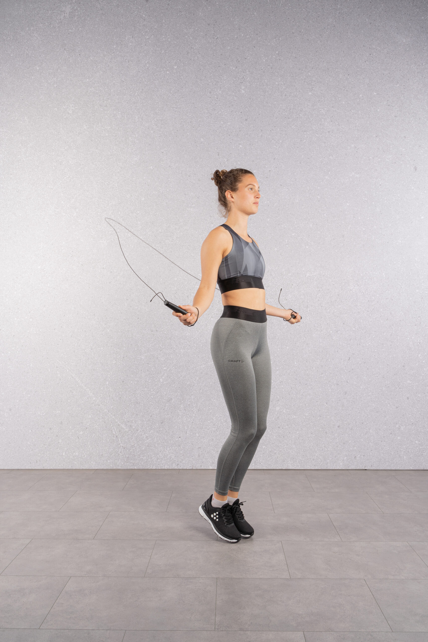 Tunturi Springtouw - Smart Jump Rope With Display And App - Zwart Tunturi Springtouw - Smart Jump Rope With Display And App - Zwart