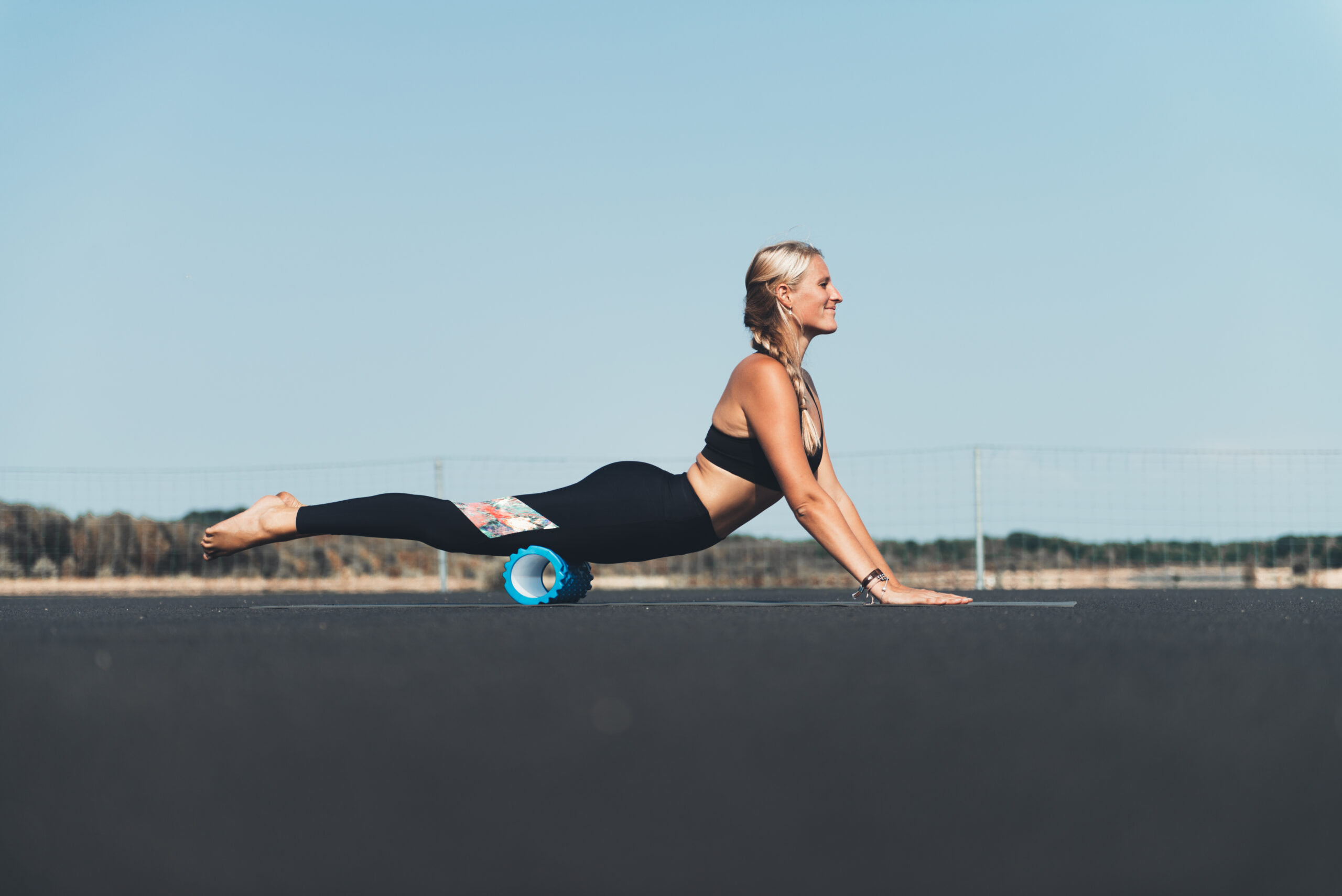 Tunturi Nieuw - Yoga Grid Foam Roller 33 cm - Blauw Tunturi Nieuw - Yoga Grid Foam Roller 33 cm - Blauw