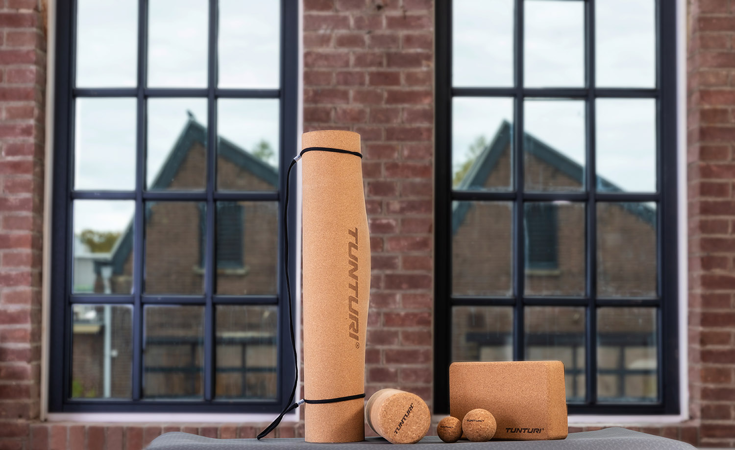 Tunturi Yoga Mat - Cork TPE Yoga Mat 183 cm - Antraciet Tunturi Yoga Mat - Cork TPE Yoga Mat 183 cm - Antraciet