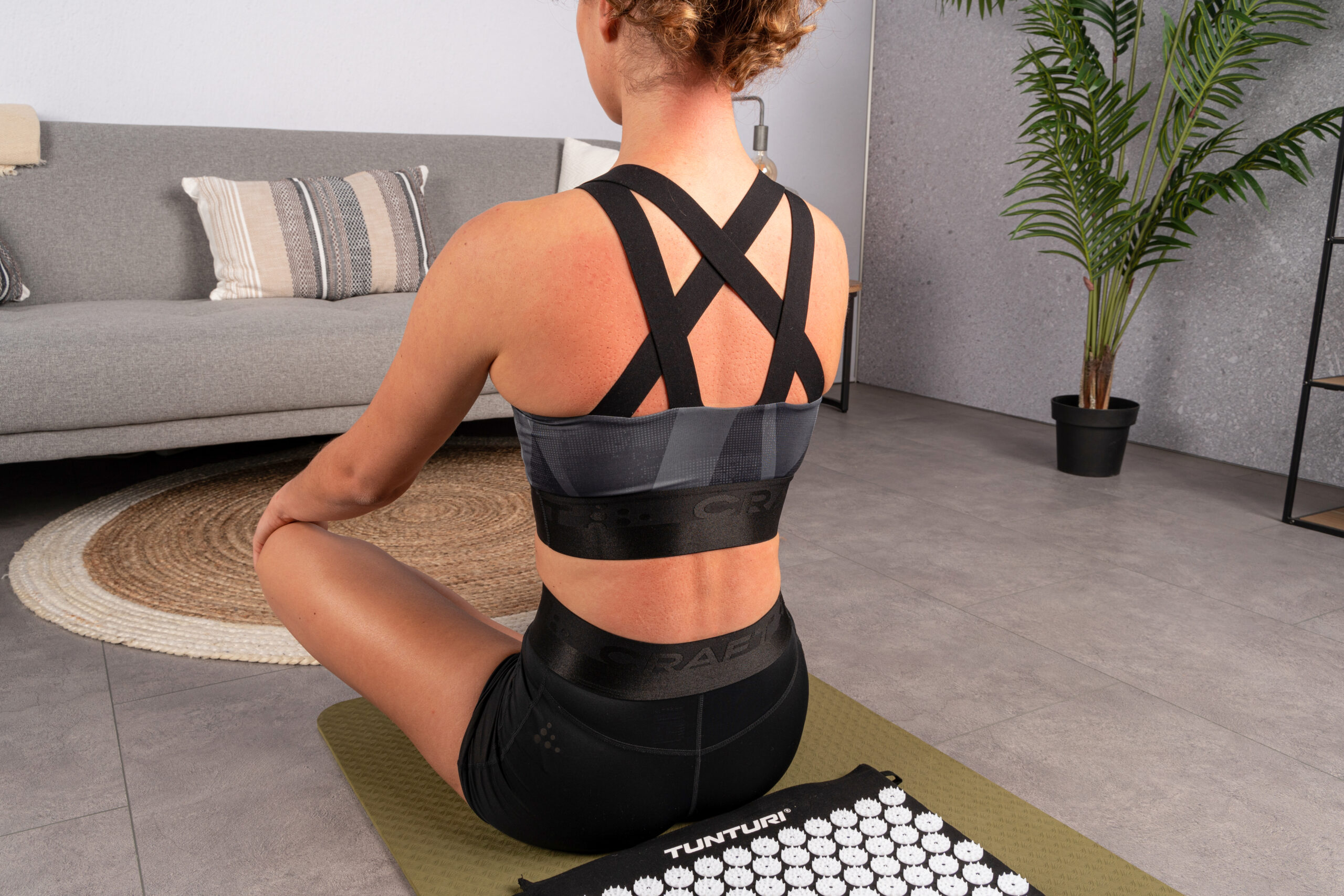 Tunturi Spijkermat - Acupressure Mat And Pillow 68x42x2 cm - Zwart Tunturi Spijkermat - Acupressure Mat And Pillow 68x42x2 cm - Zwart
