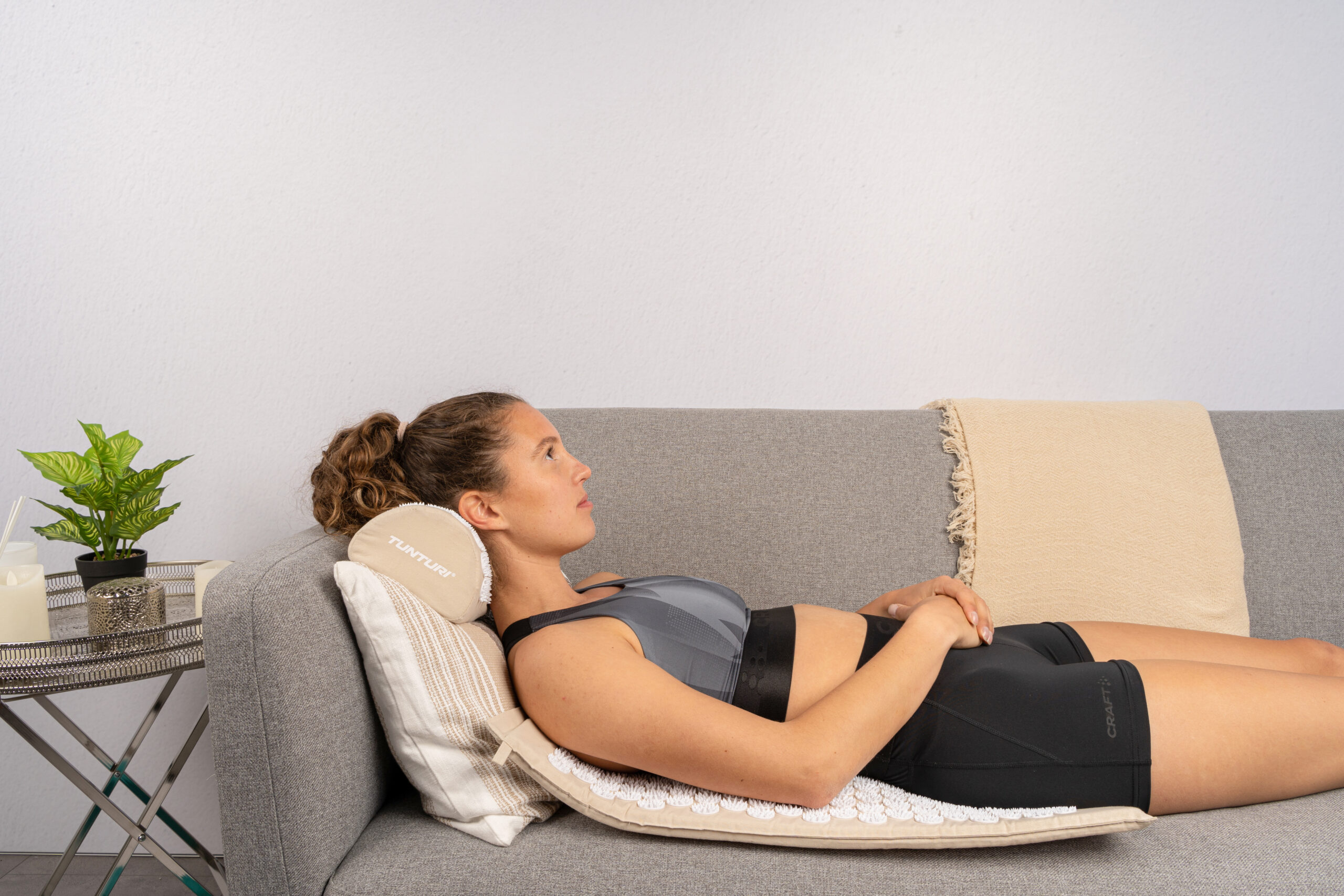 Tunturi Nieuw - Acupressure Mat And Pillow - Beige Tunturi Nieuw - Acupressure Mat And Pillow - Beige