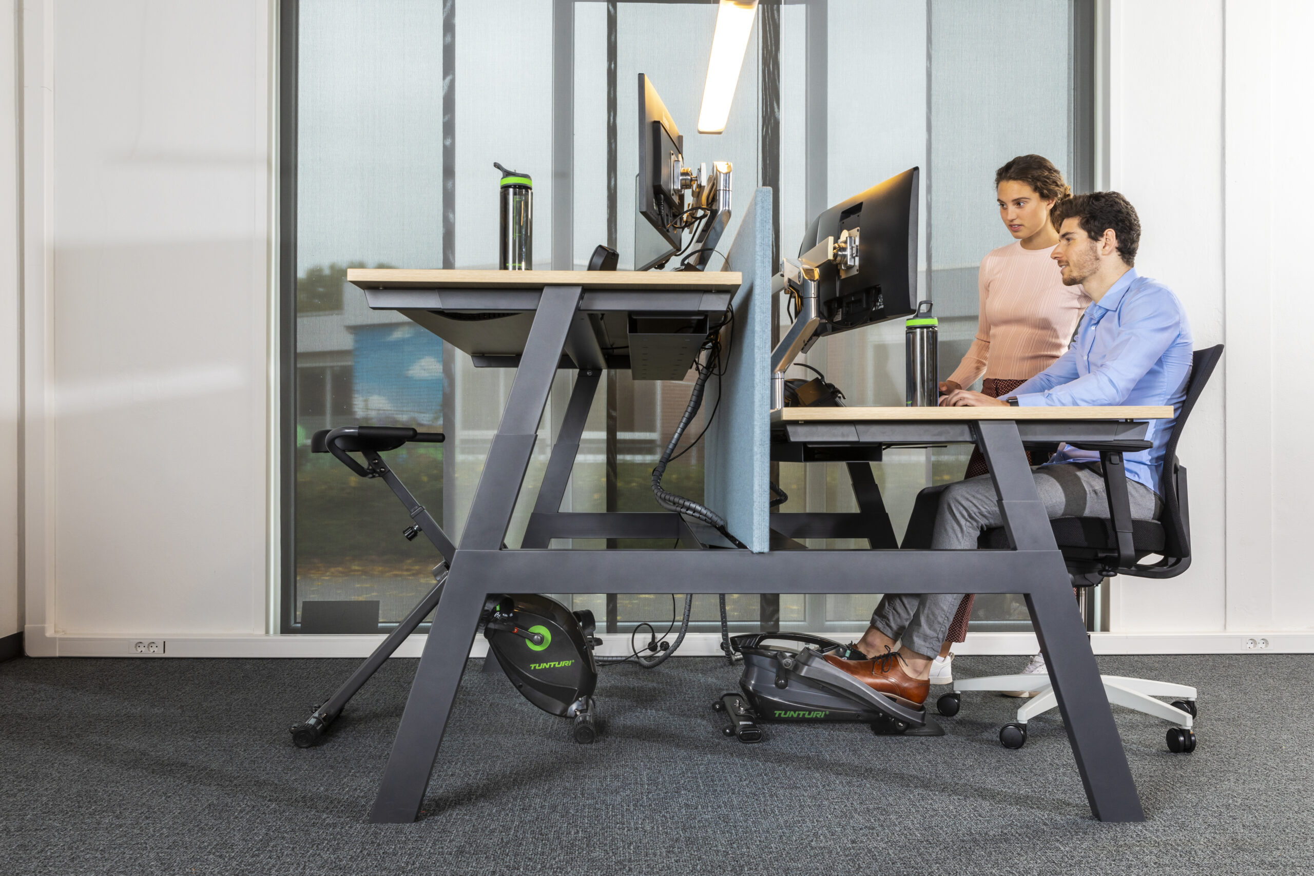 Tunturi Deskbike - Cardio Fit D10 - Zwart Tunturi Deskbike - Cardio Fit D10 - Zwart