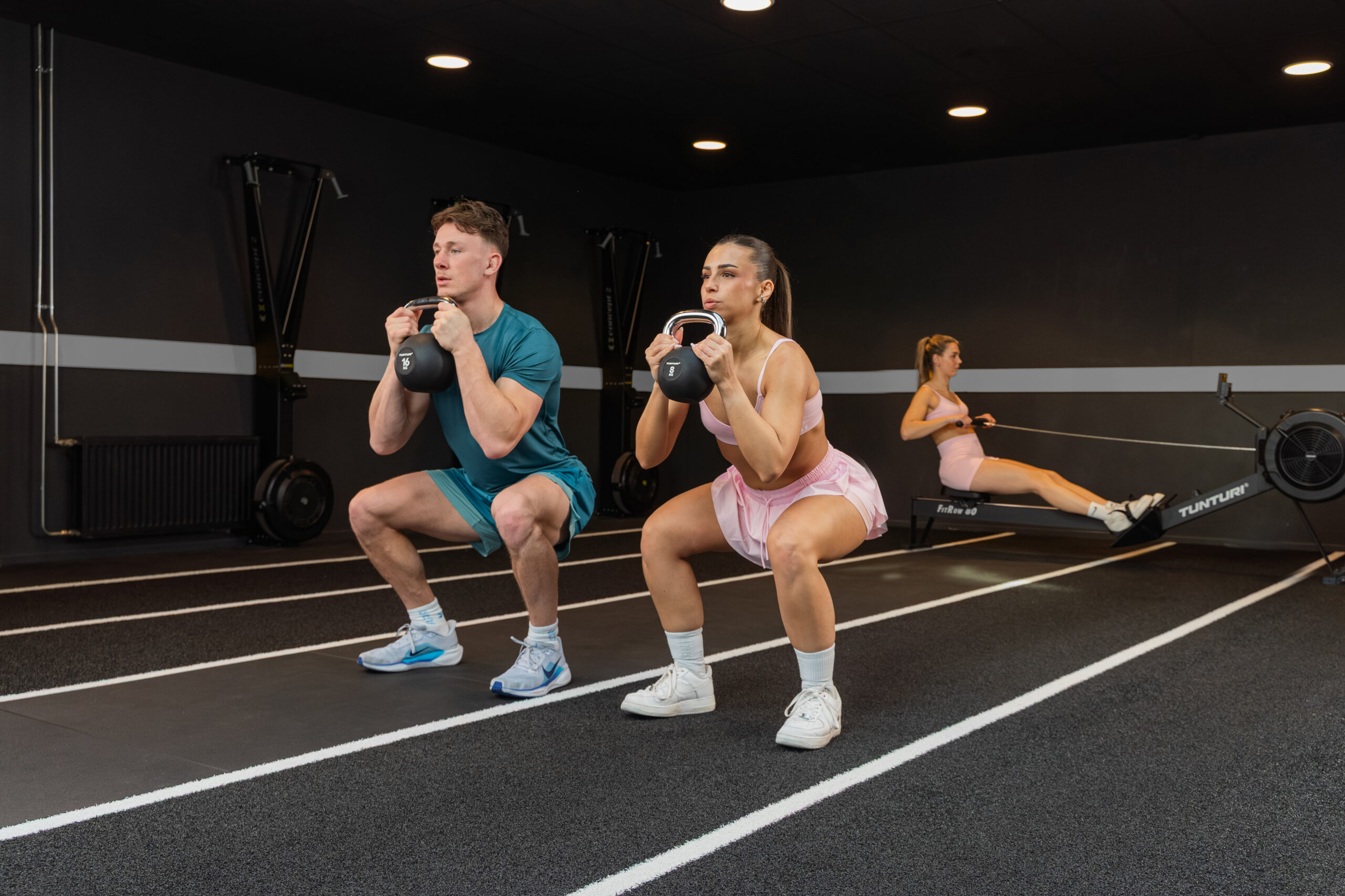 Tunturi Kettlebell - Platinum Rubber 4kg - Zwart Tunturi Kettlebell - Platinum Rubber 4kg - Zwart