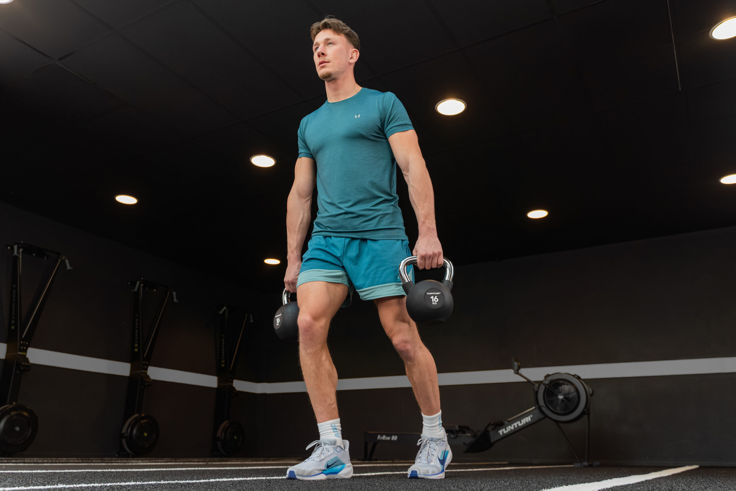 Tunturi Kettlebell - Platinum Rubber 4kg - Zwart Tunturi Kettlebell - Platinum Rubber 4kg - Zwart