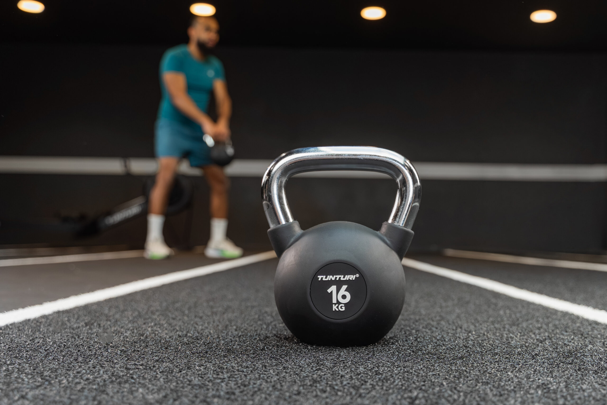 Tunturi Kettlebell - Platinum Rubber 4kg - Zwart Tunturi Kettlebell - Platinum Rubber 4kg - Zwart