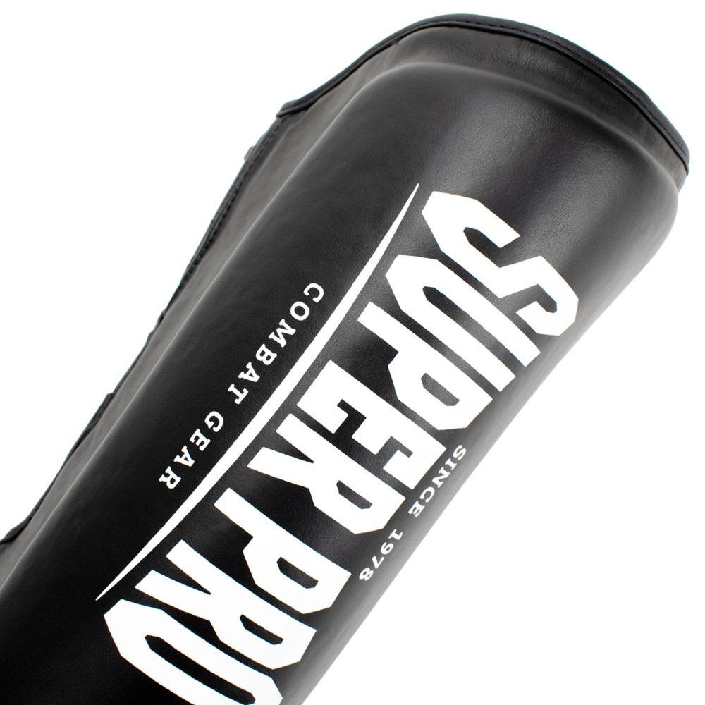 Super Pro Combat Gear Scheenbeschermer - Protector - Zwart / Wit Super Pro Combat Gear Scheenbeschermer - Protector - Zwart / Wit