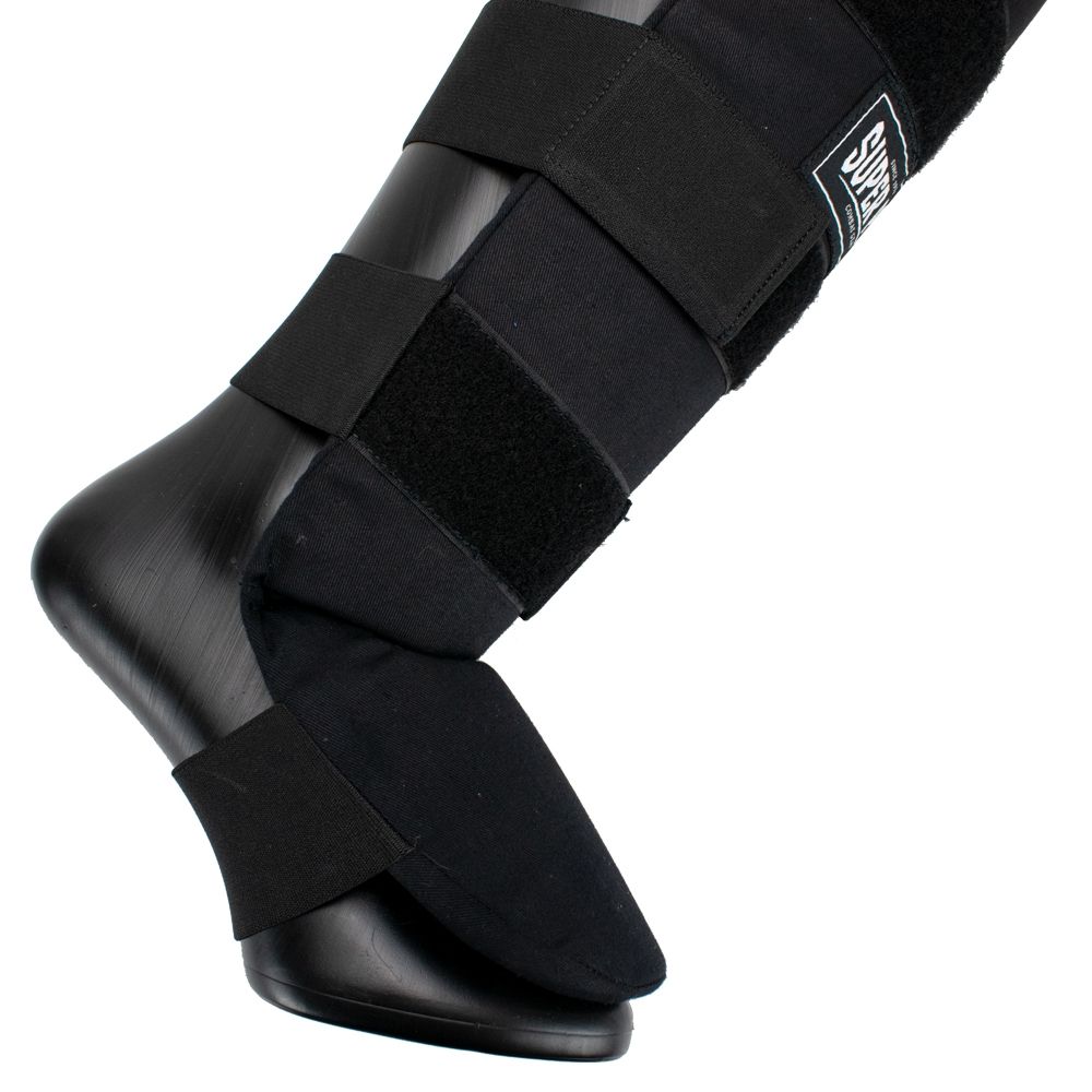 Super Pro Combat Gear Scheenbeschermer - Savior - Zwart / Wit Super Pro Combat Gear Scheenbeschermer - Savior - Zwart / Wit