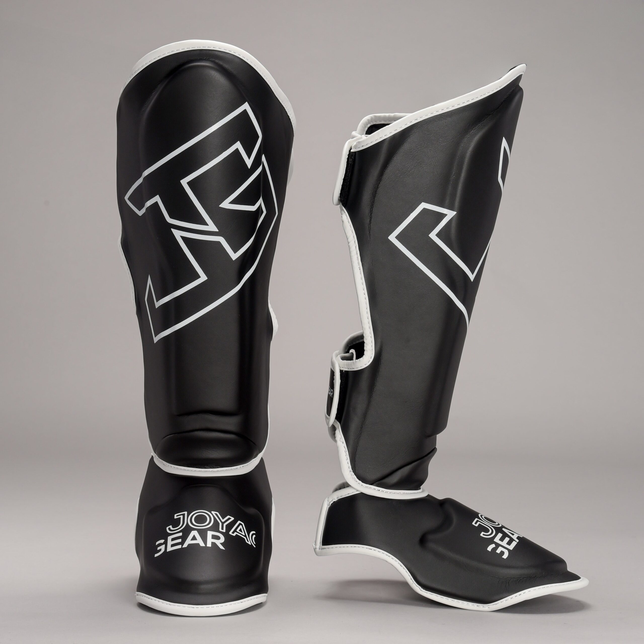 Joya Strike scheenbeschermers zwart wit