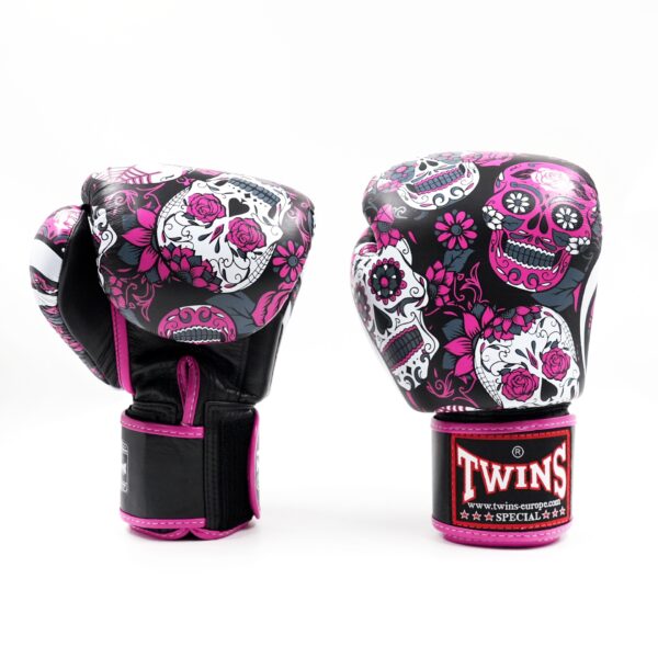 Twins Special Kickbokshandschoenen Skull Pink (FBGVL 3 SKULL PINK) Twins Special Kickbokshandschoenen Skull Pink (FBGVL 3 SKULL PINK)