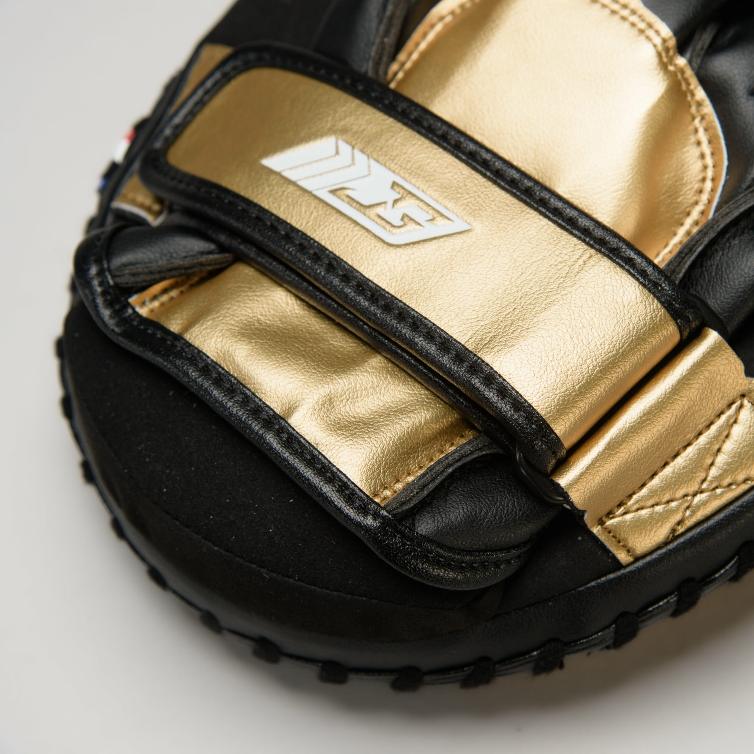 Joya Performance CM200 Handpads Zwart Goud Joya Performance CM200 Handpads Zwart Goud