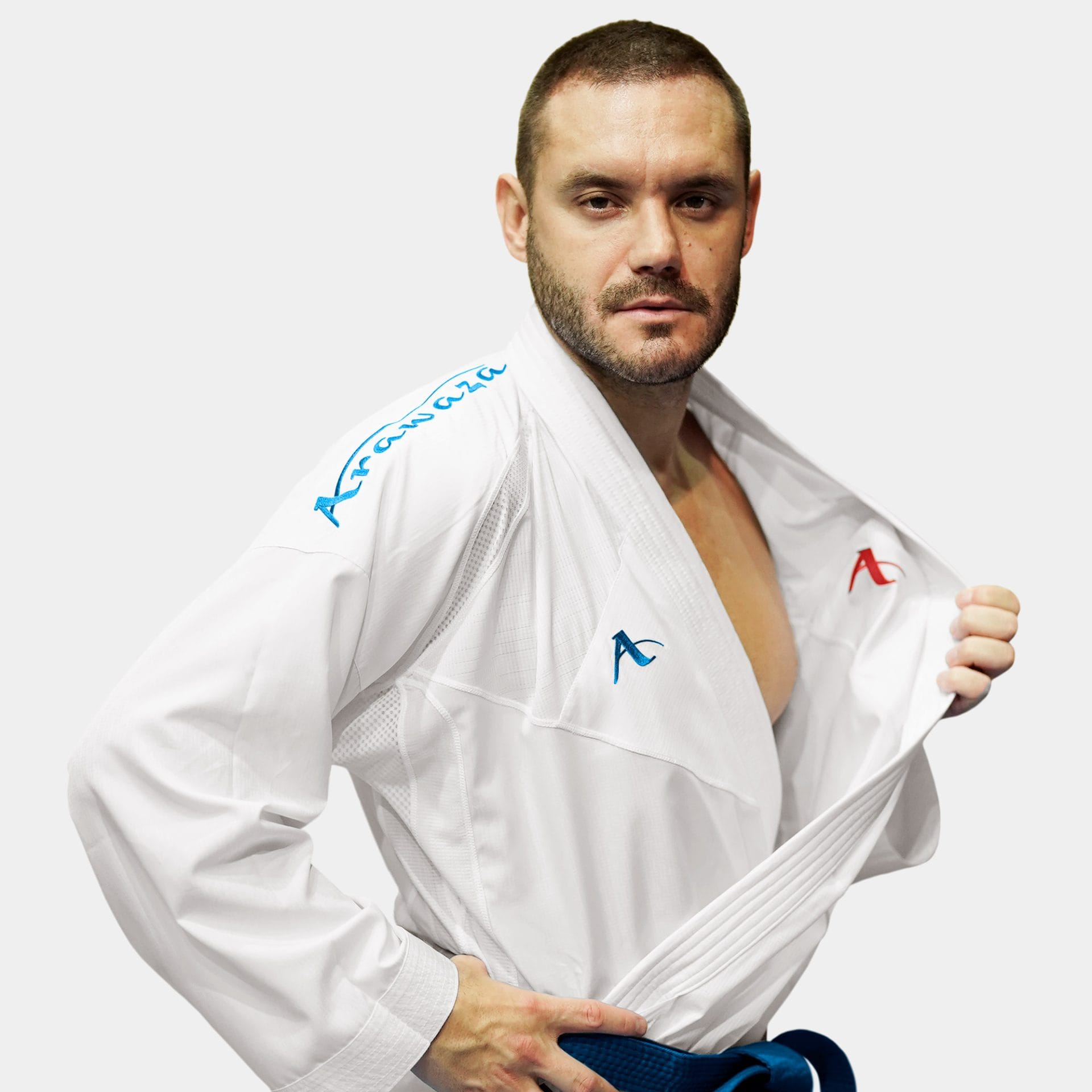 Arawaza Karate pak - Rev x Reversable WKF approved - Blauw / Rood (RKREXRPLWKF) Arawaza Karate pak - Rev x Reversable WKF approved - Blauw / Rood (RKREXRPLWKF)
