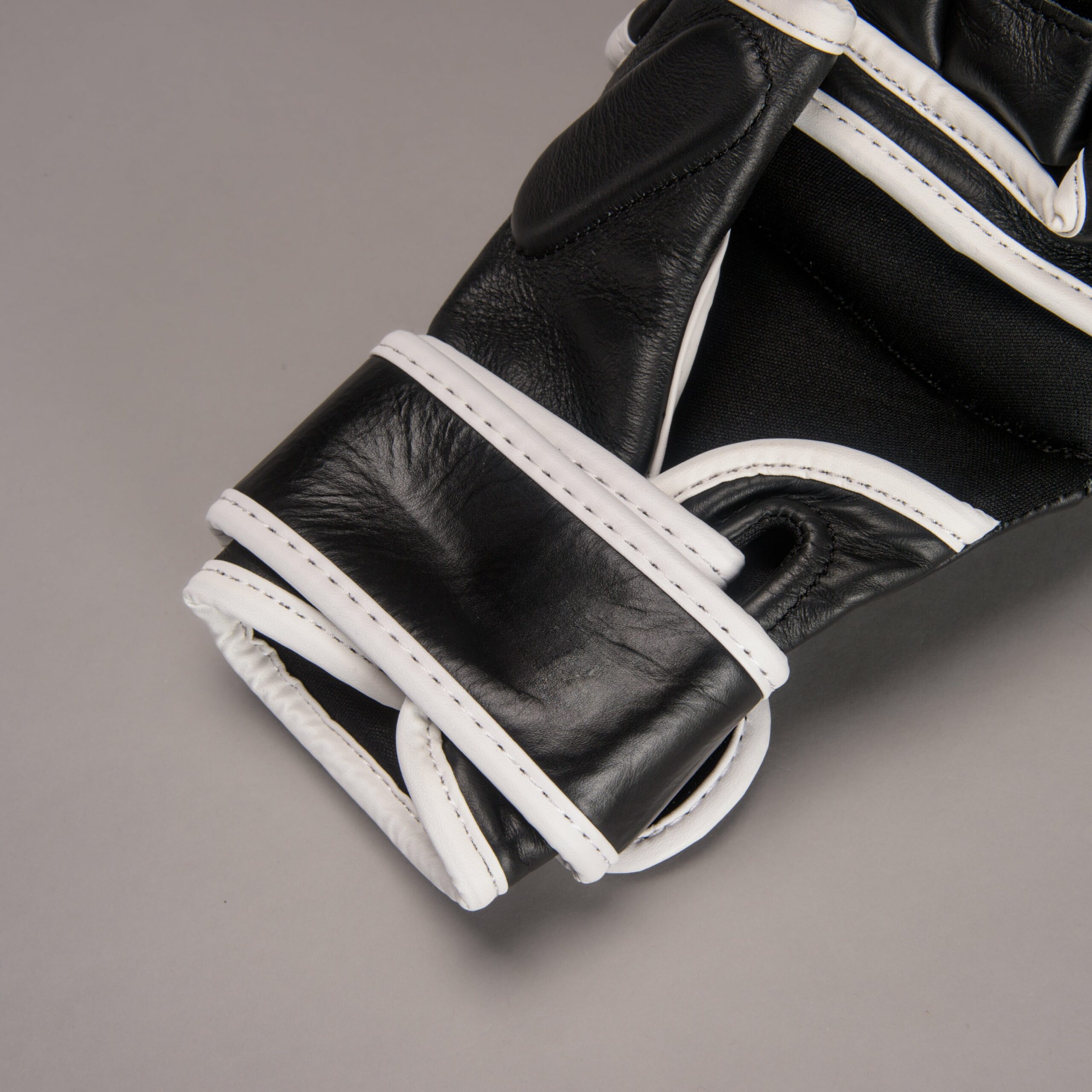 Joya Strike Thailand MMA Sparring Handschoenen Zwart Joya Strike Thailand MMA Sparring Handschoenen Zwart