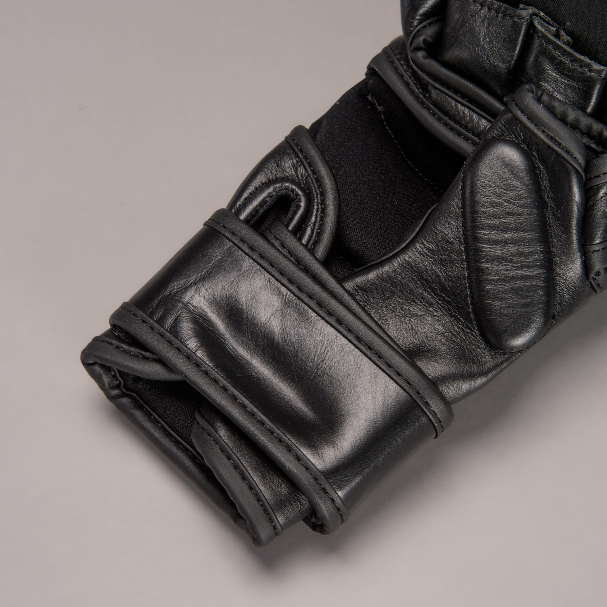 Joya Strike MMA Sparring Handschoenen Zwart Zwart Joya Strike MMA Sparring Handschoenen Zwart Zwart