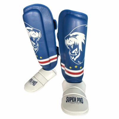 Super Pro Combat Gear Scheenbeschermer - Nations Cabo Verde - Blauw / Rood / Wit Super Pro Combat Gear Scheenbeschermer - Nations Cabo Verde - Blauw / Rood / Wit