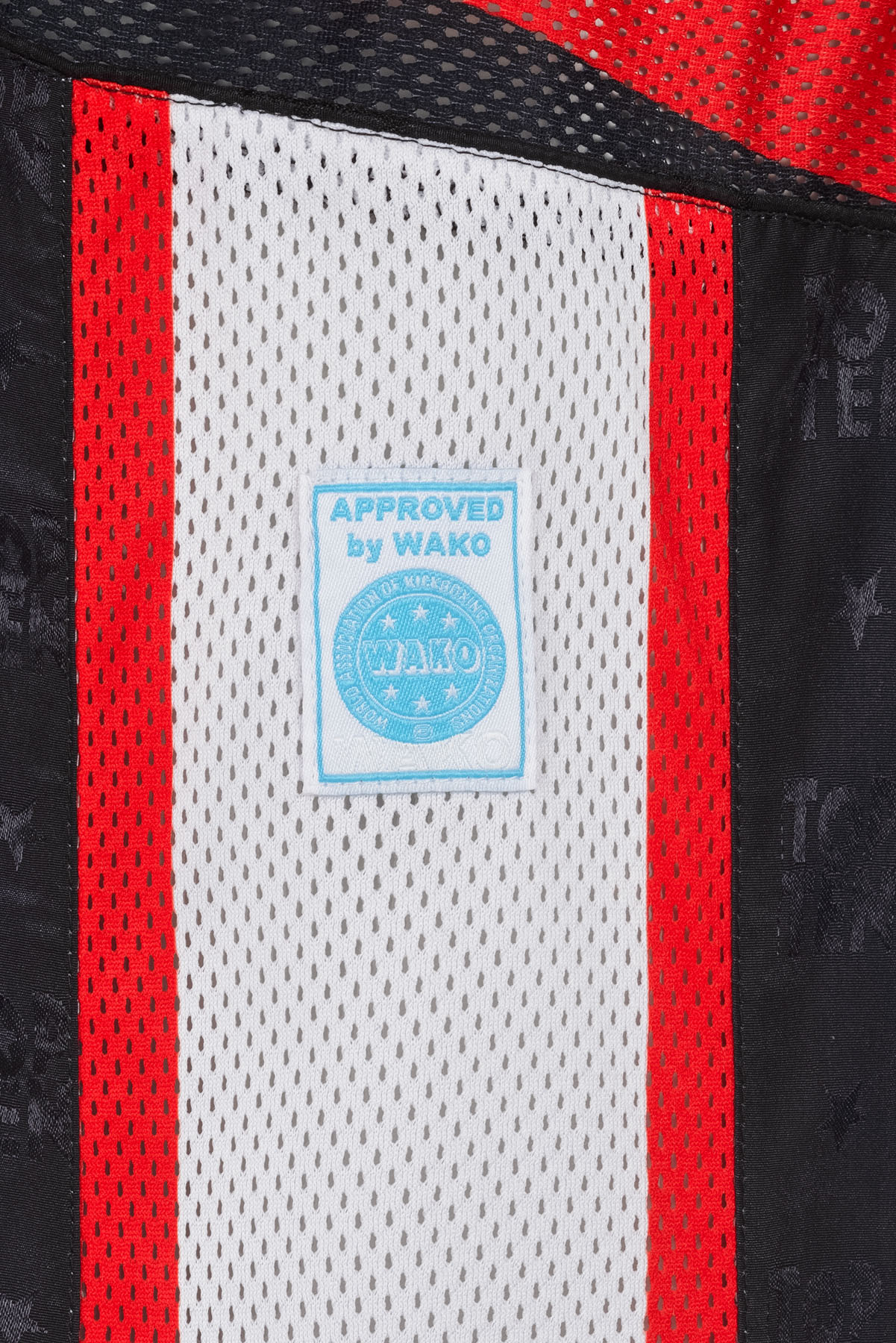 TOP TEN Kickboksuniform - Urban Arts - Zwart / Rood TOP TEN Kickboksuniform - Urban Arts - Zwart / Rood