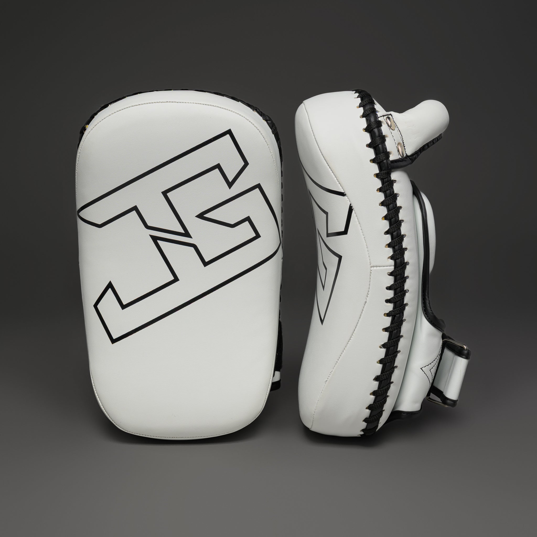 Joya Strike Thai Pads Compact Wit Zwart Joya Strike Thai Pads Compact Wit Zwart